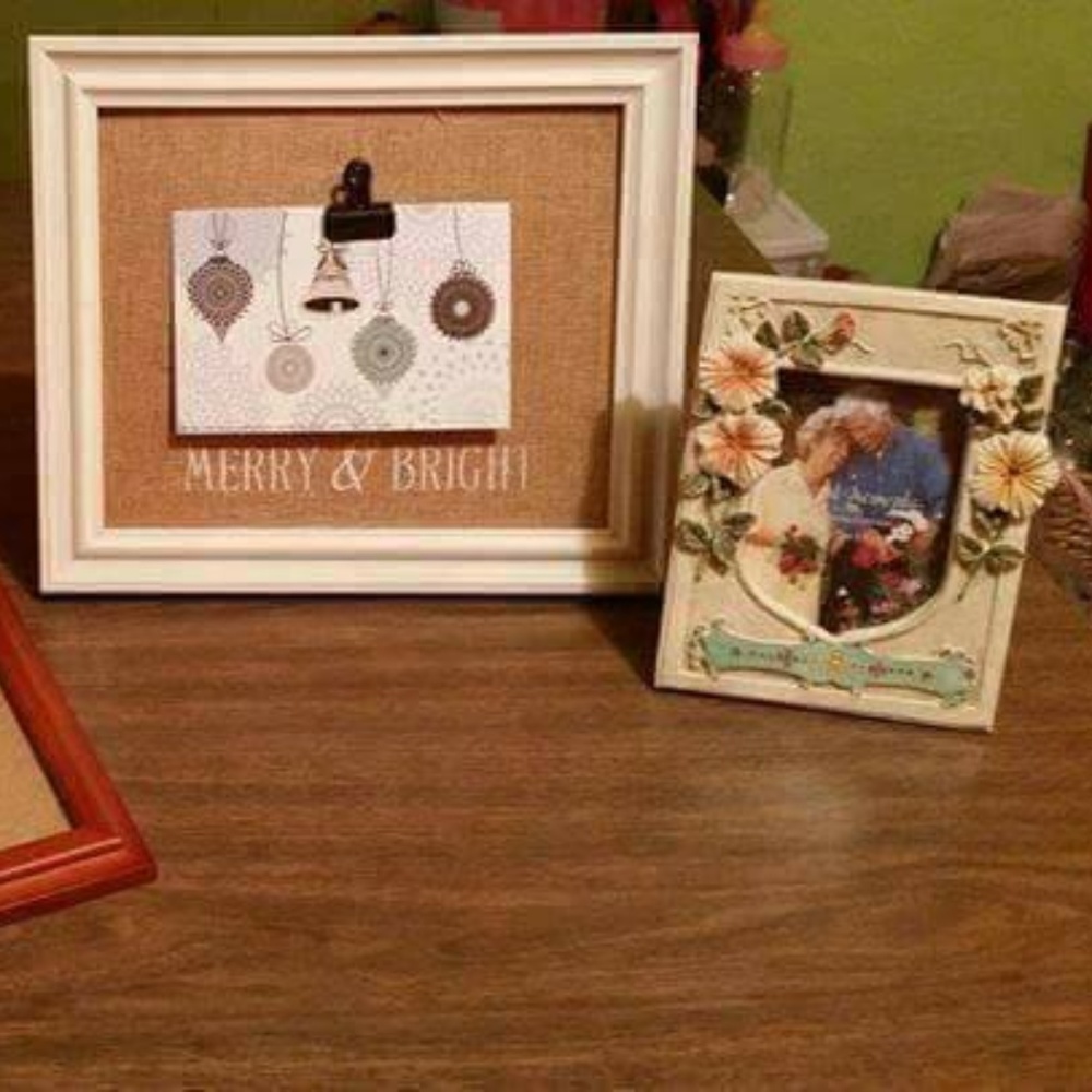 3 assorted picture frames